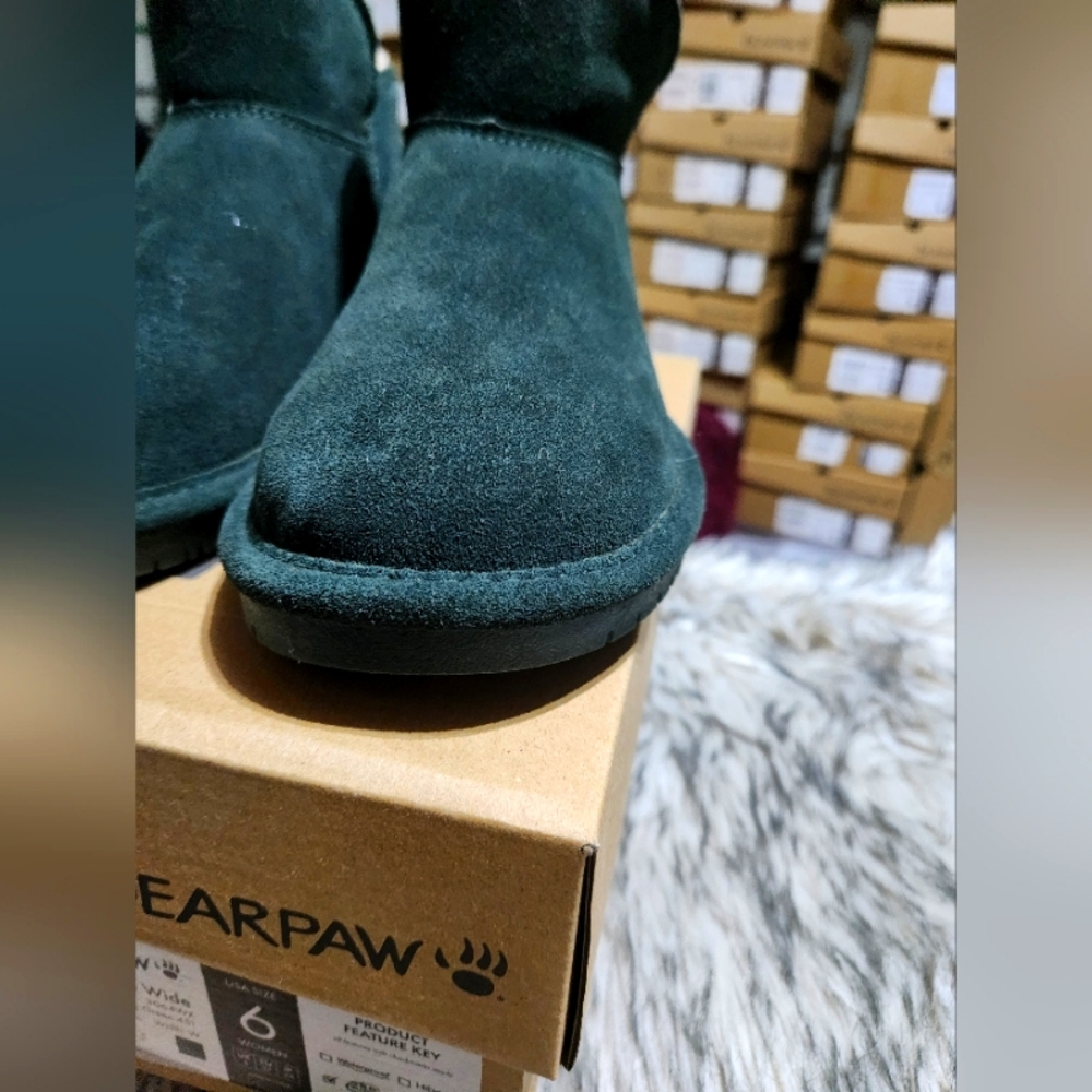 NWT-N BOX, Bearpaw Women's Dark Green, Suede Ankle Boots